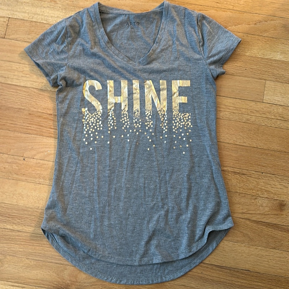 Apt 9 t-shirt
